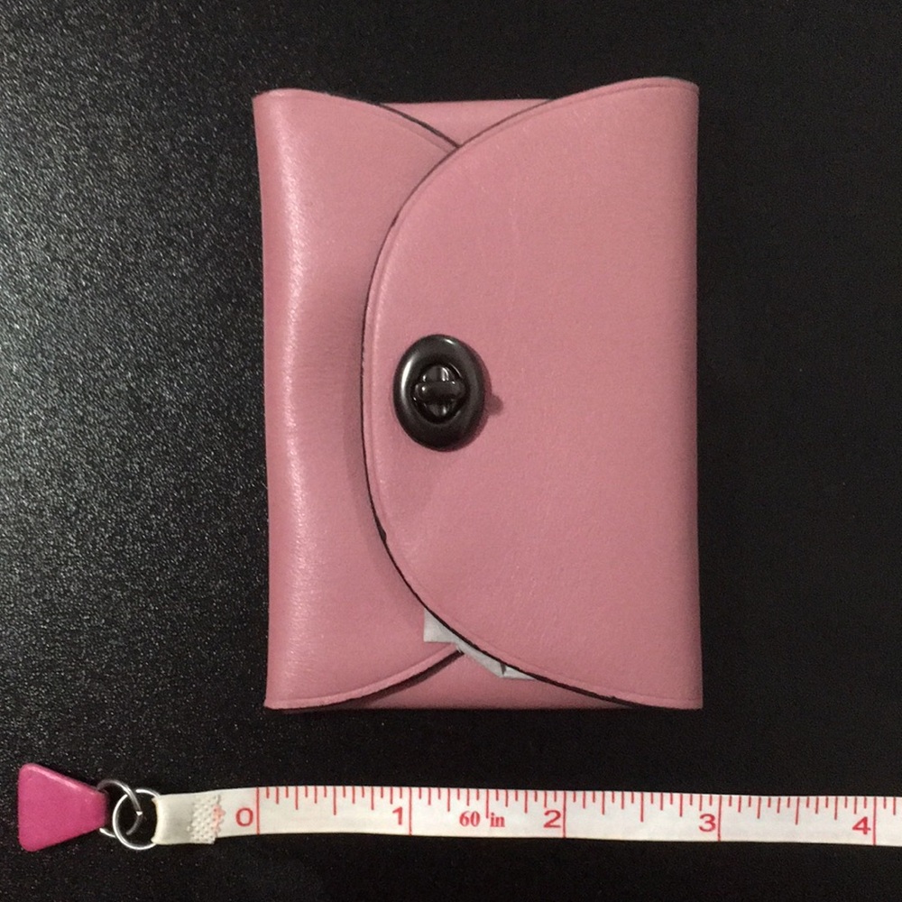 Small Light Pink Coach Leather Turnlock Opening Cardholder Wallet - Picture 5 of 5
